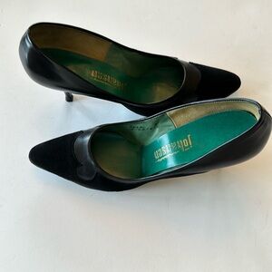 Johansen Brand Black Heels Size 7 N Suede with Leather Highlights.